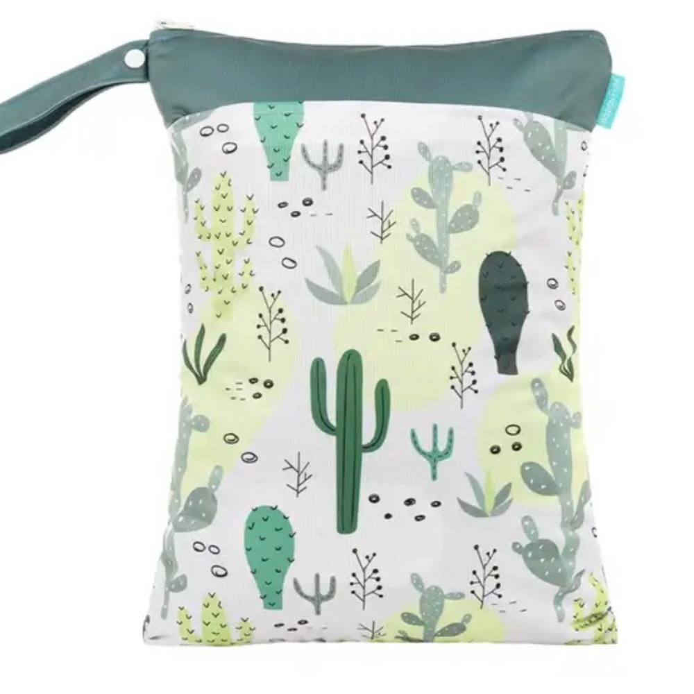 Wet bag for cloth diapering or swimsuits